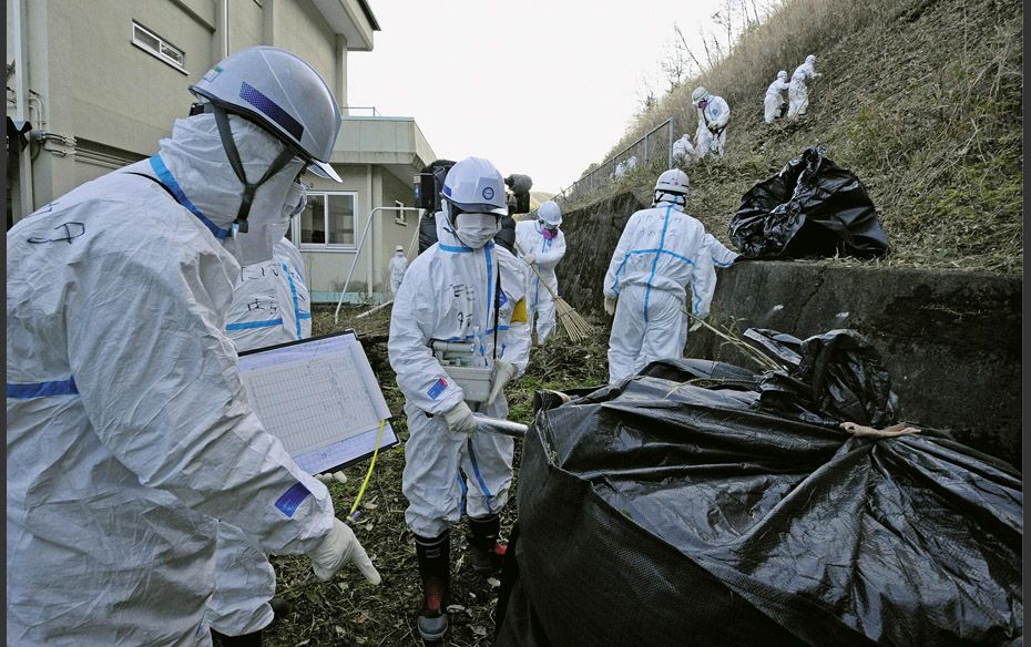 HeroesThe world watched, teary-eyed, as brave men and women worked to decontaminate the area around 