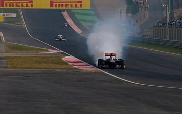 Buemi Exits Indian GP in Cloud of Smoke as Car Catches Fire