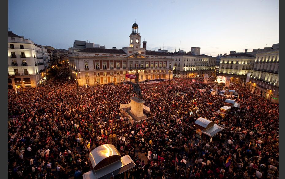 Workers’ Voice Protesters crowd in Madrid's landmark Puerta del Sol square for a closing r