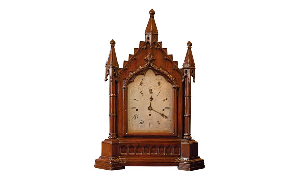 Beautiful wooden-cased British bracket clock made for Cooke and Kelvey, Calcutta, in the mid-19th ce