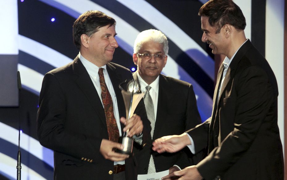 William Bissell, MD, Fabindia, receives the award for Entrepreneur with Social Impact. Fabindia, wit