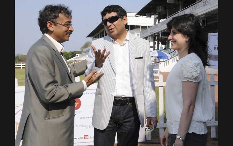 Vivek Jain with Maneck Davar (owner Spenta Multimedia) and wife Anaita Davar                        