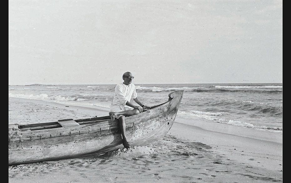  The lone Basheer by the sea