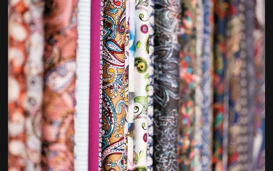UP CLOSEExtensive use of paisley patterns                                                           