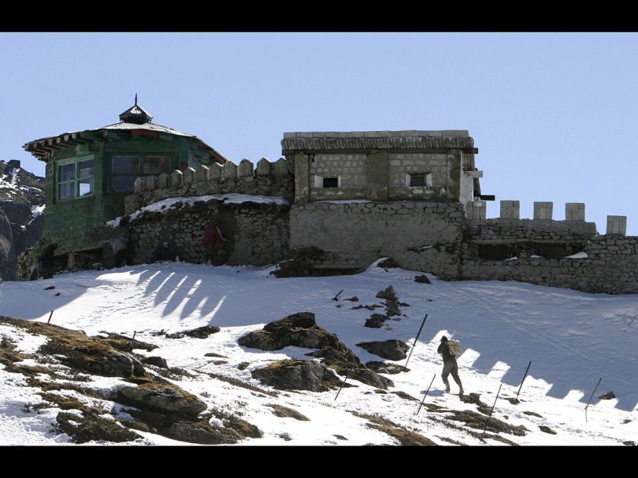 China closed the gates on Kailash pilgrims at Nathu La accusing Indian troops of violating the borde