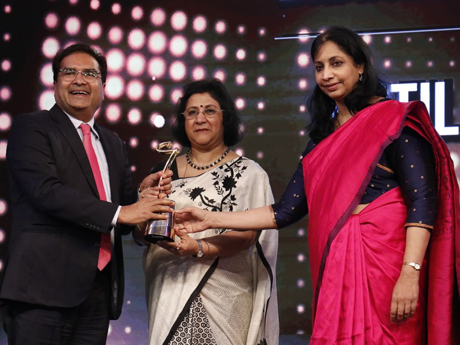 Category: Brand of the yearWinner: Motilal OswalReceived by: Mr. Raamdeo Agrawal, Managing Director 