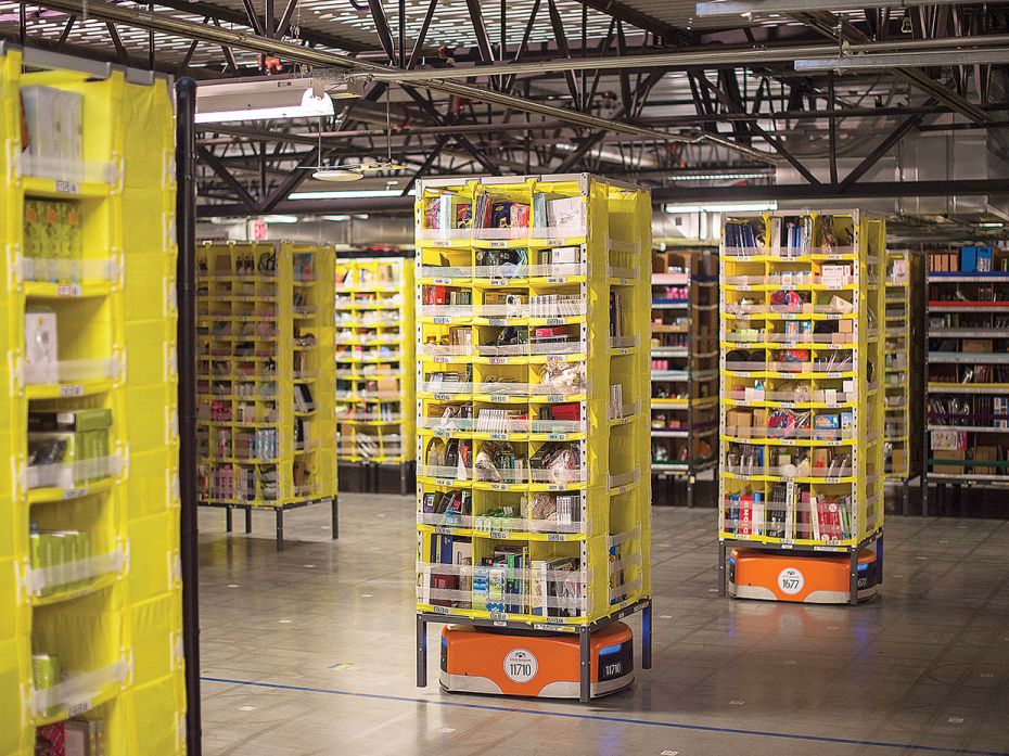 Transport robots, AmazonAt Amazon’s fulfilment centres, automated transport robots move goods 