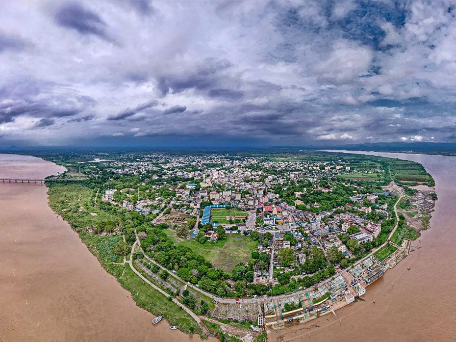 A view of the swollen Godavari river after heavy monsoon rains in Bhadrachalam, Andhra Pradesh, July