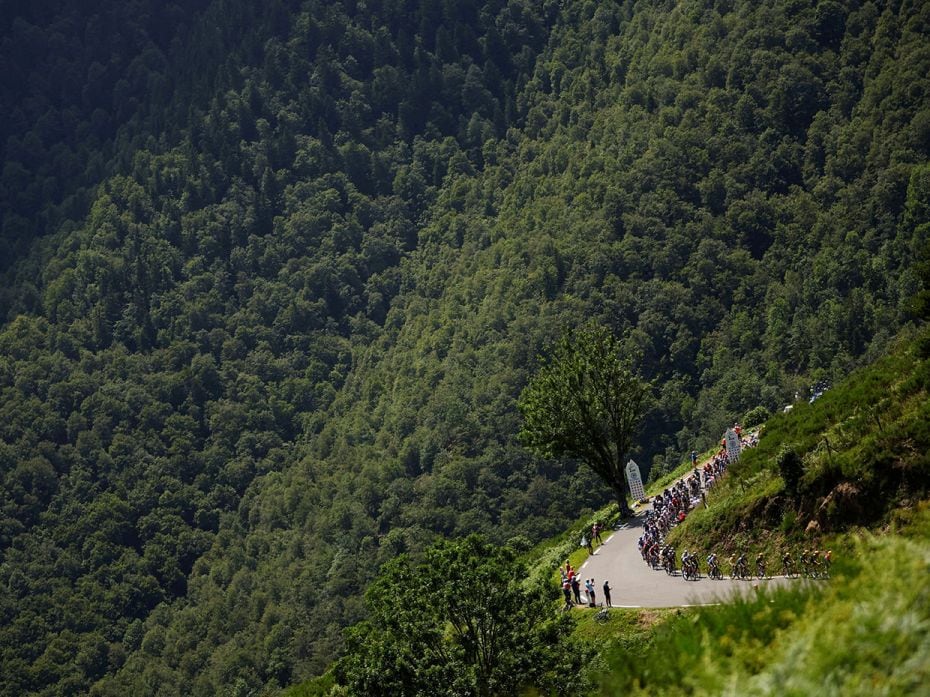 General view of the cyclists in action during stage 6 from Tarbes to Cauterets-Cambasque, Tour de Fr