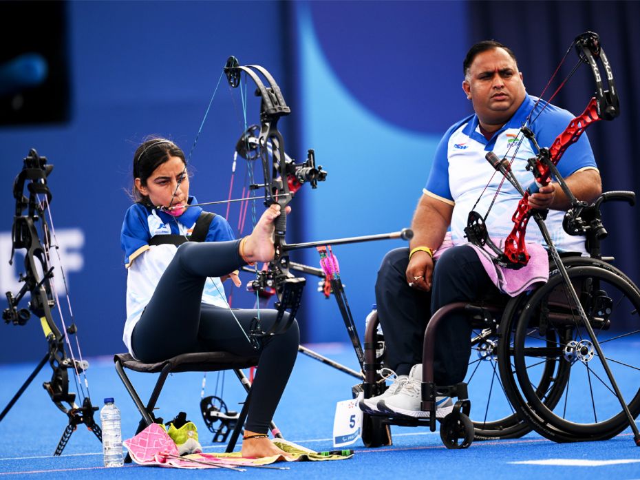 Rakesh Kumar / Sheetal Devi - Mixed team compound open (Athletics) – Bronze
Born without arms