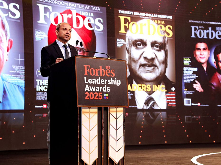 Suveen Sinha, Editor, Forbes India, set the stage for the evening. 